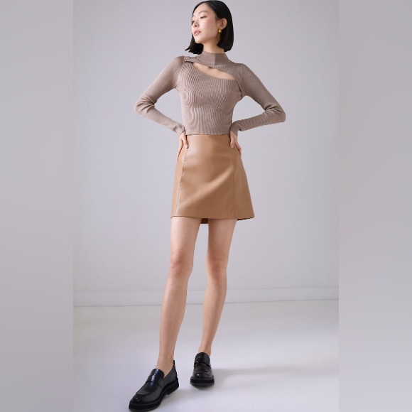Babaton Modern Vegan Leather Mini Skirt - Picture 6 of 8